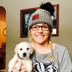 Meet your Posher, Casey